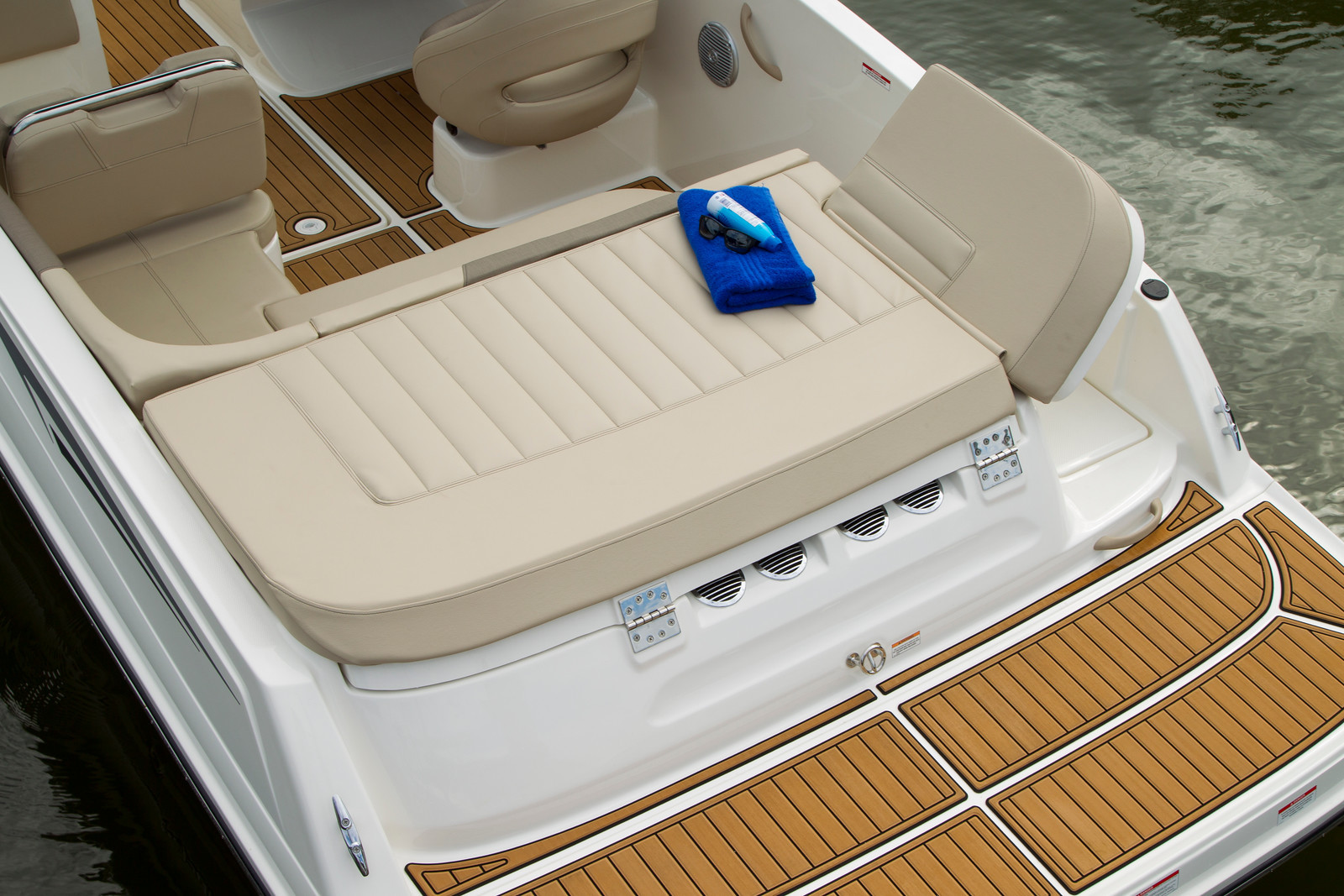 Bayliner VR5 med MerCruiser sterndrive - 20