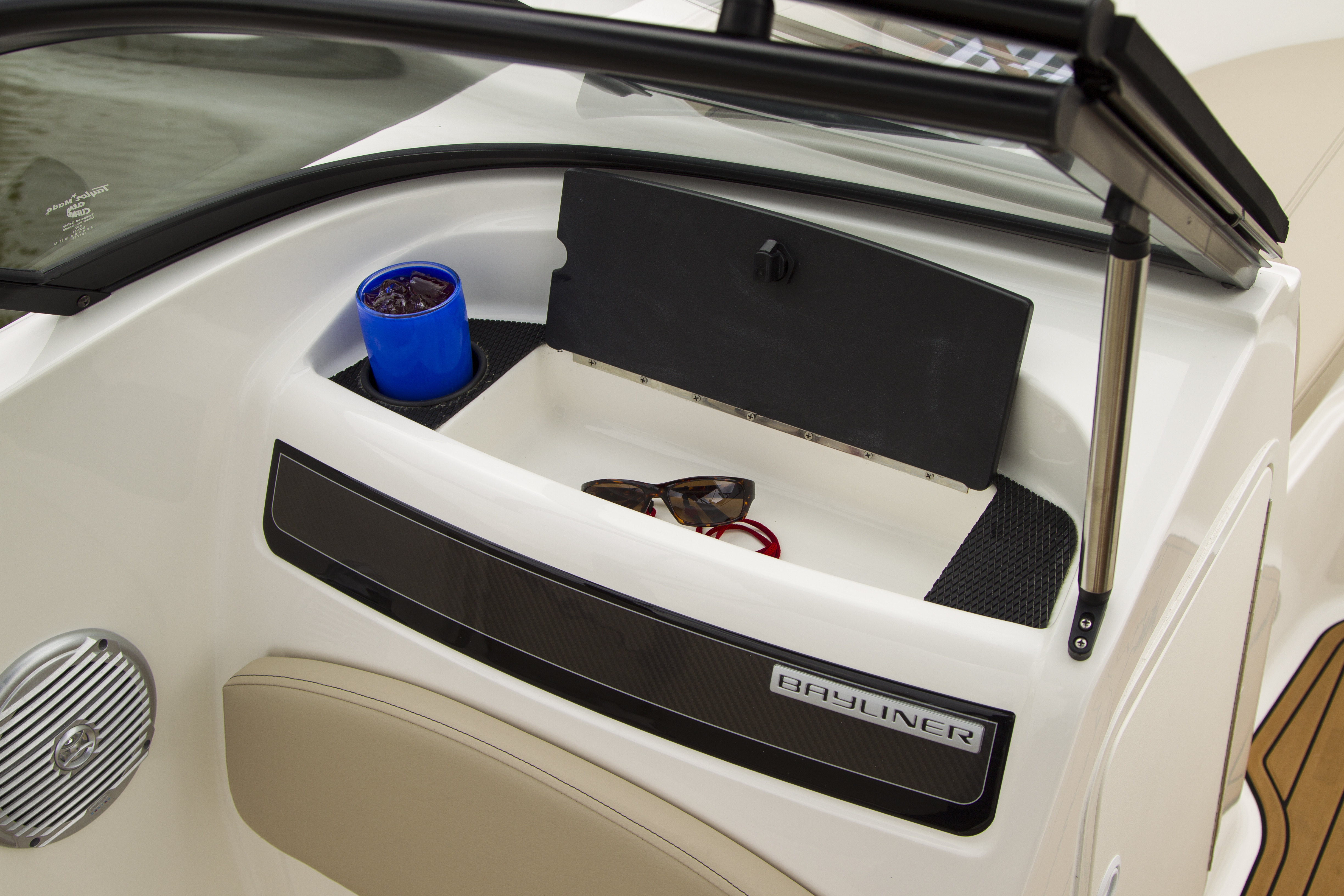 Bayliner VR5 OB - 13