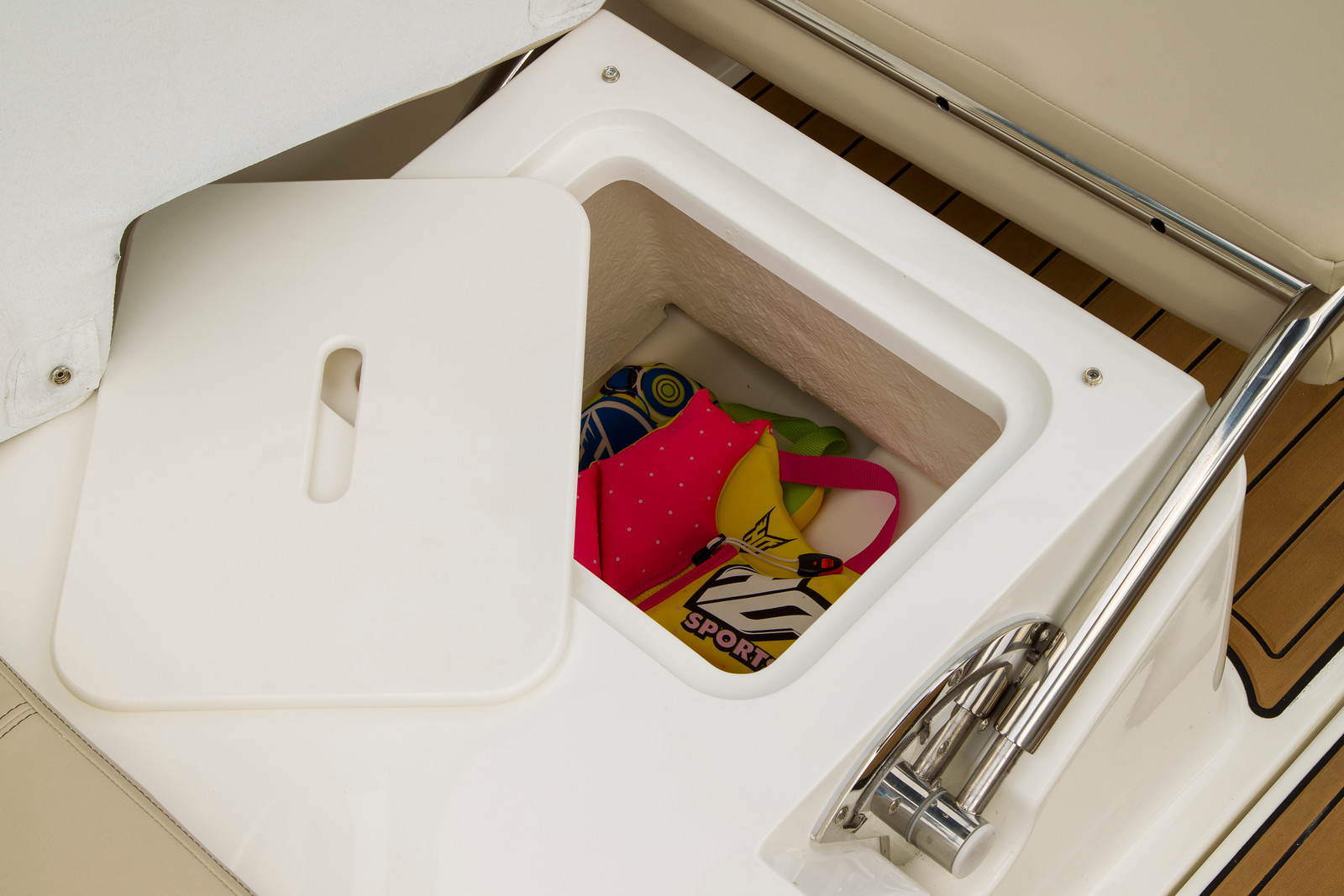 Bayliner VR6 med MerCruiser sterndrive - 28