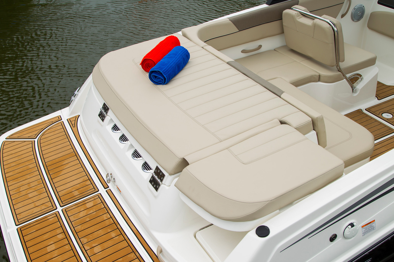 Bayliner VR5 med MerCruiser sterndrive - 18