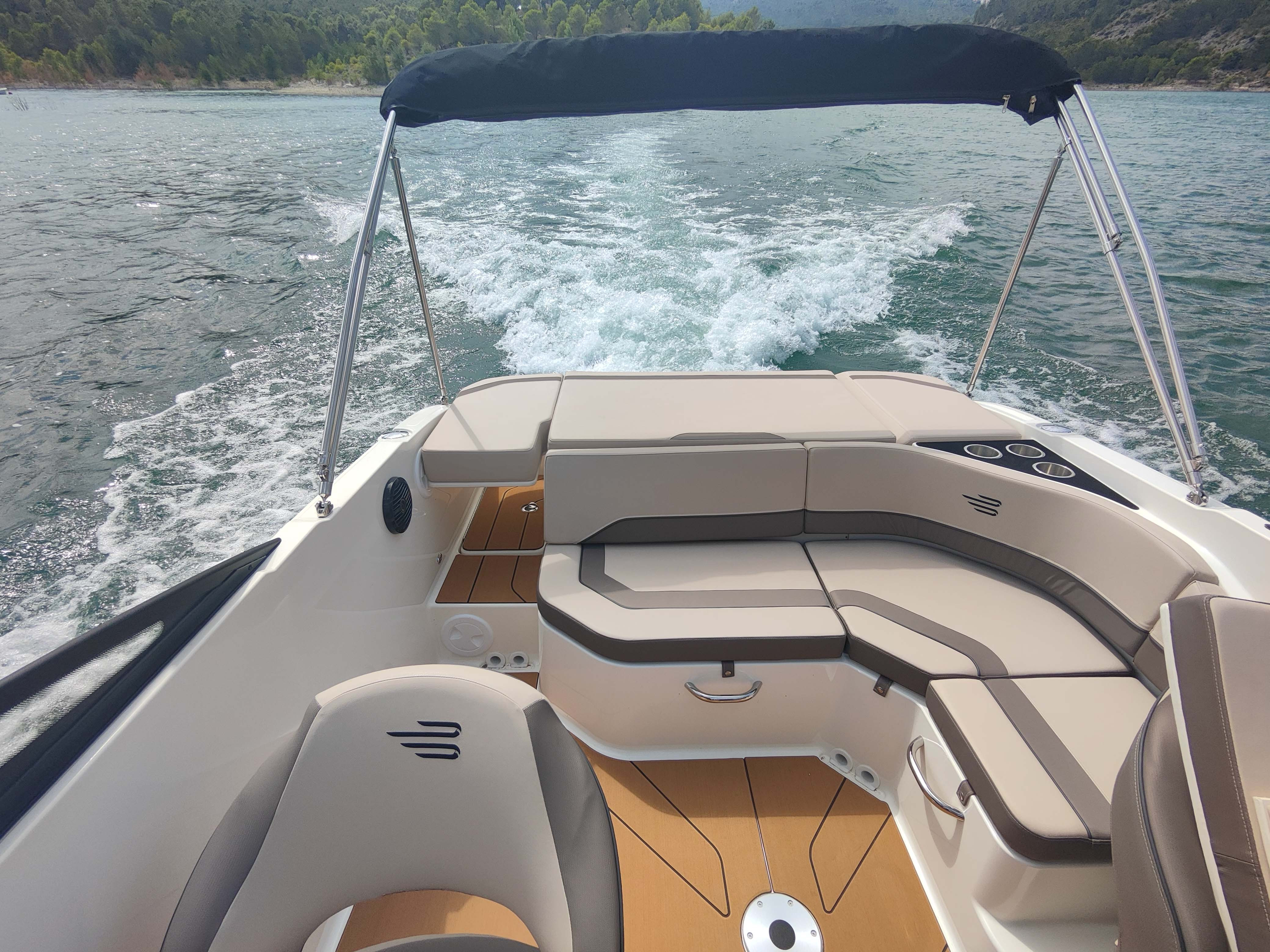 Bayliner V20i med MerCruiser sterndrive - 3